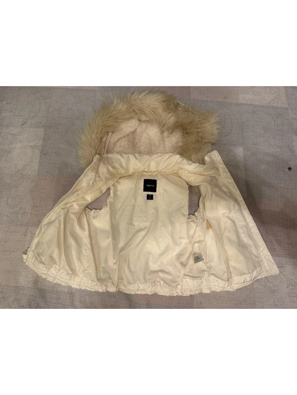 GapKids Girls XS 4-5 Ivory Puffer Vest Faux Fur Hood -000k1